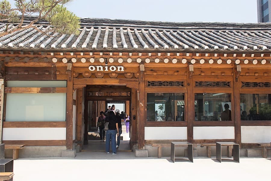 Cafe Onion Anguk