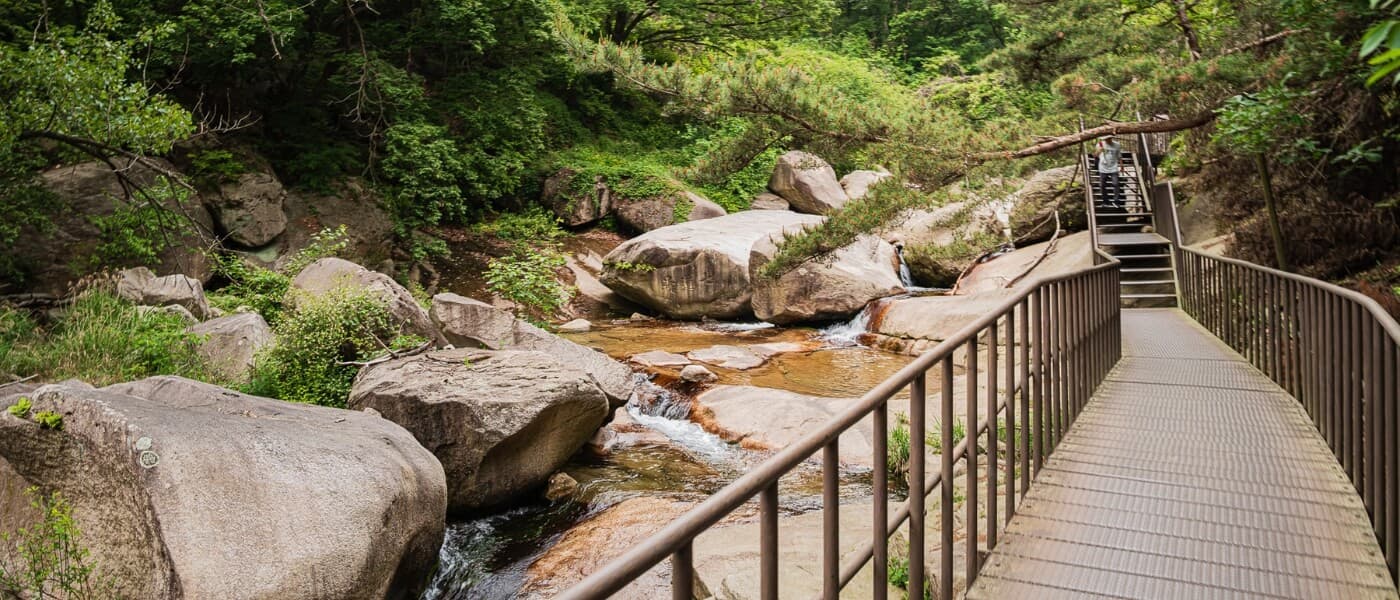 Senderos de Bukhansan desde Jingwansa