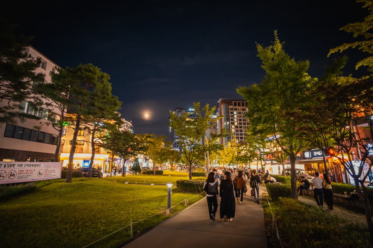 Gyeongui Line Forest Park (Yeontral Park)