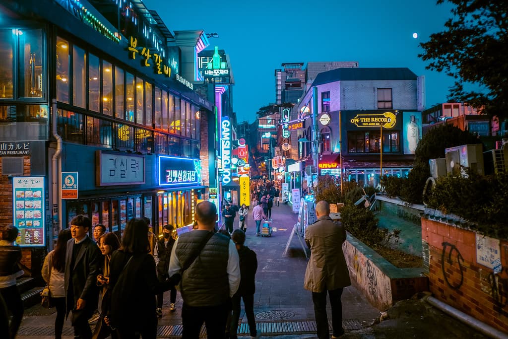 Itaewon nightlife (bar hopping)