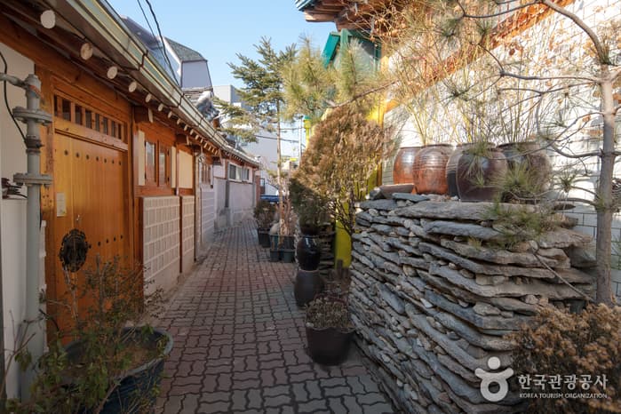 Seochon Hanok Village